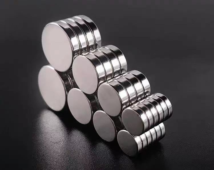 High toughness Round Magnets