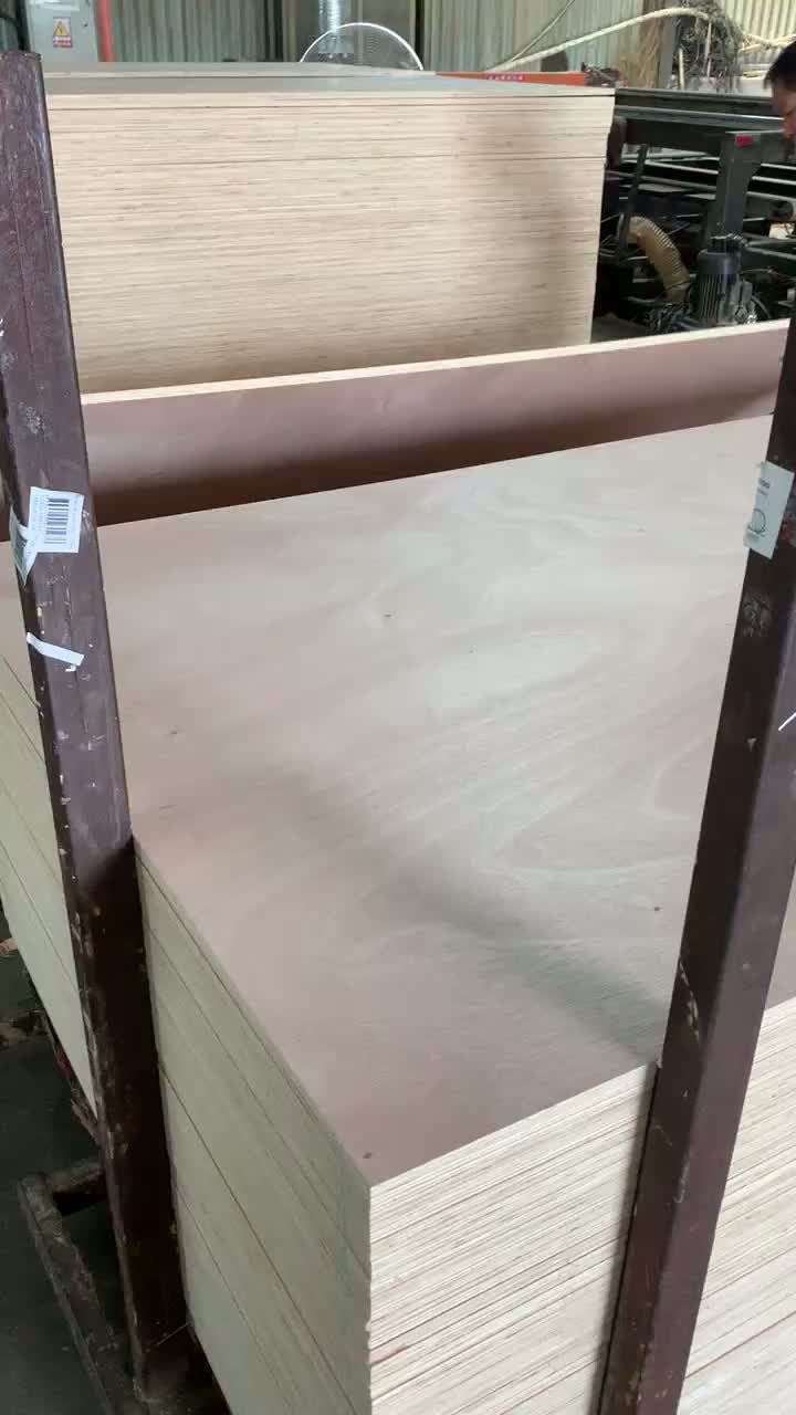 18 mm raudonos medienos faneros fanera, skirta „HomeHotel“ baldams