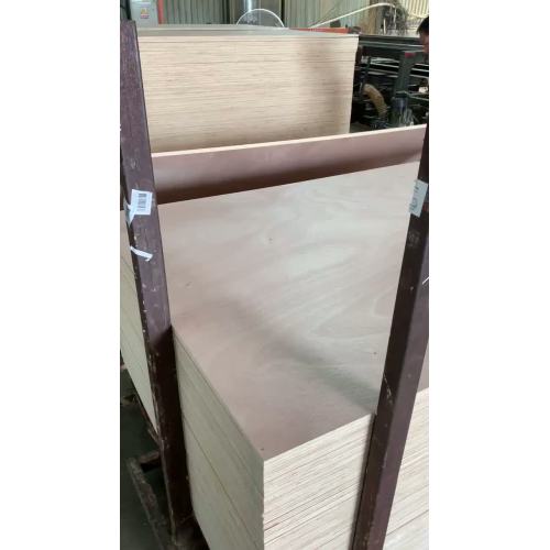 18 mm raudonos medienos faneros fanera, skirta „HomeHotel“ baldams