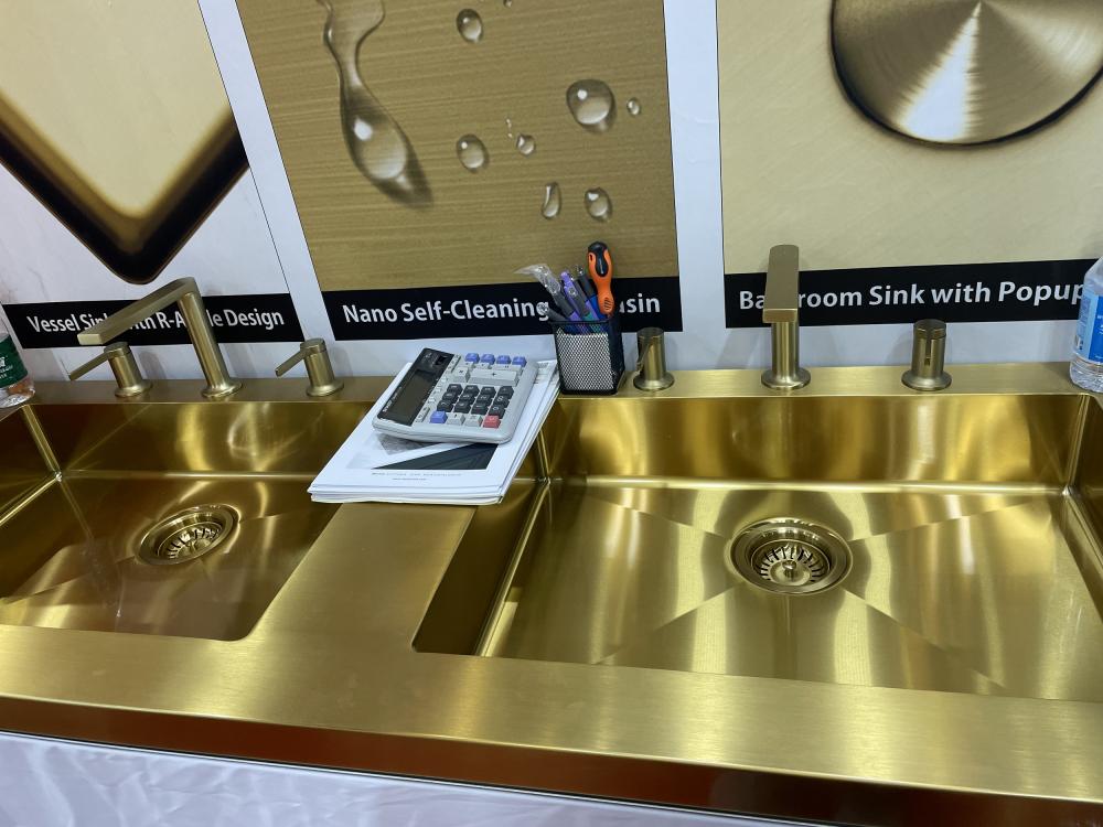 sinks on exhibition