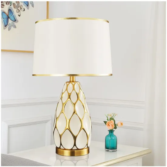 Luminária de mesa de cerâmica elegante para iluminação de quarto aconchegante1