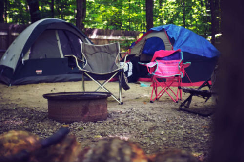 I mobili da campeggio di cui hai bisogno durante la tua prossima vacanza