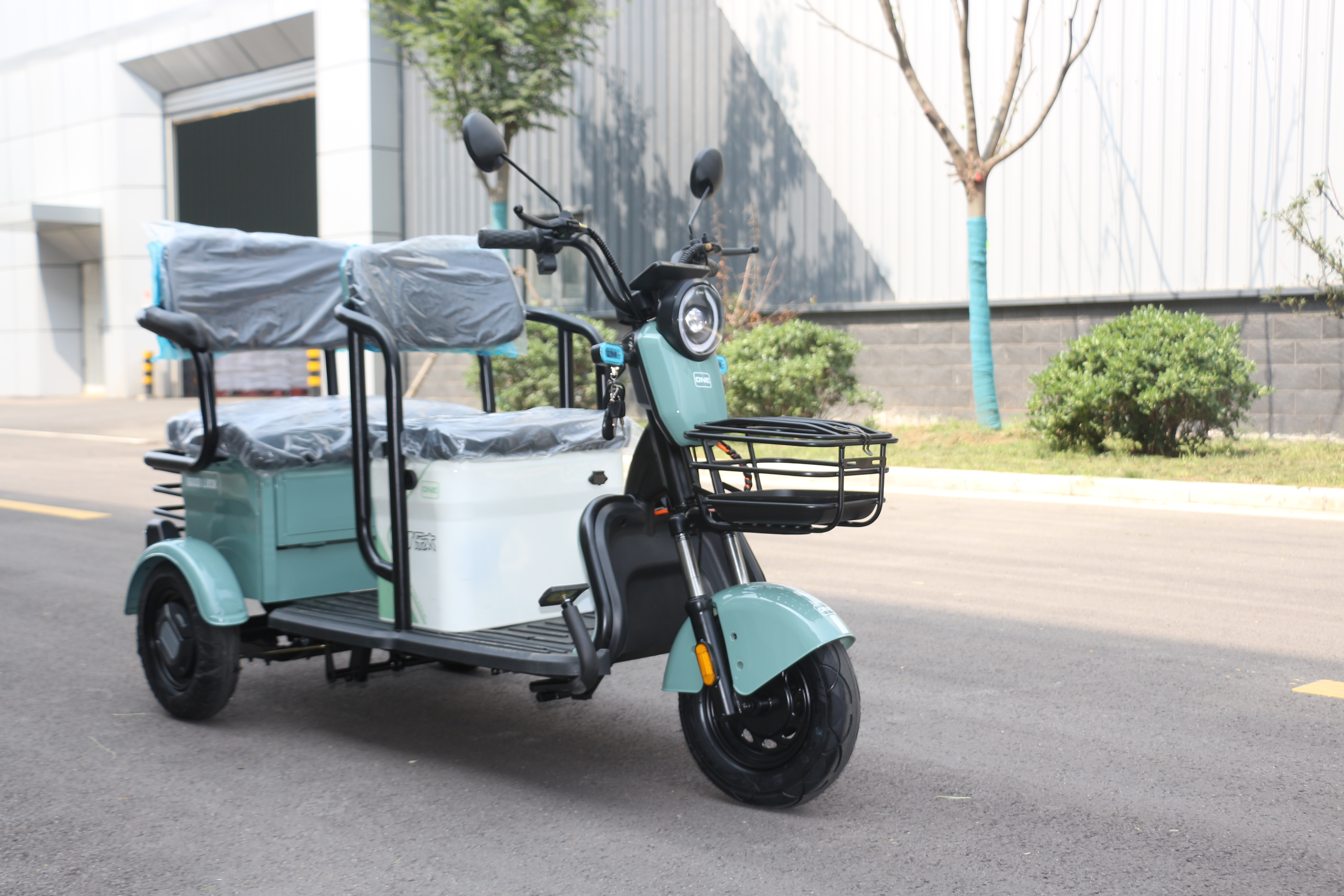 c6 electric passenger tricycle	