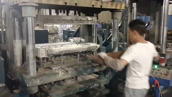 Product casting - product pouring
