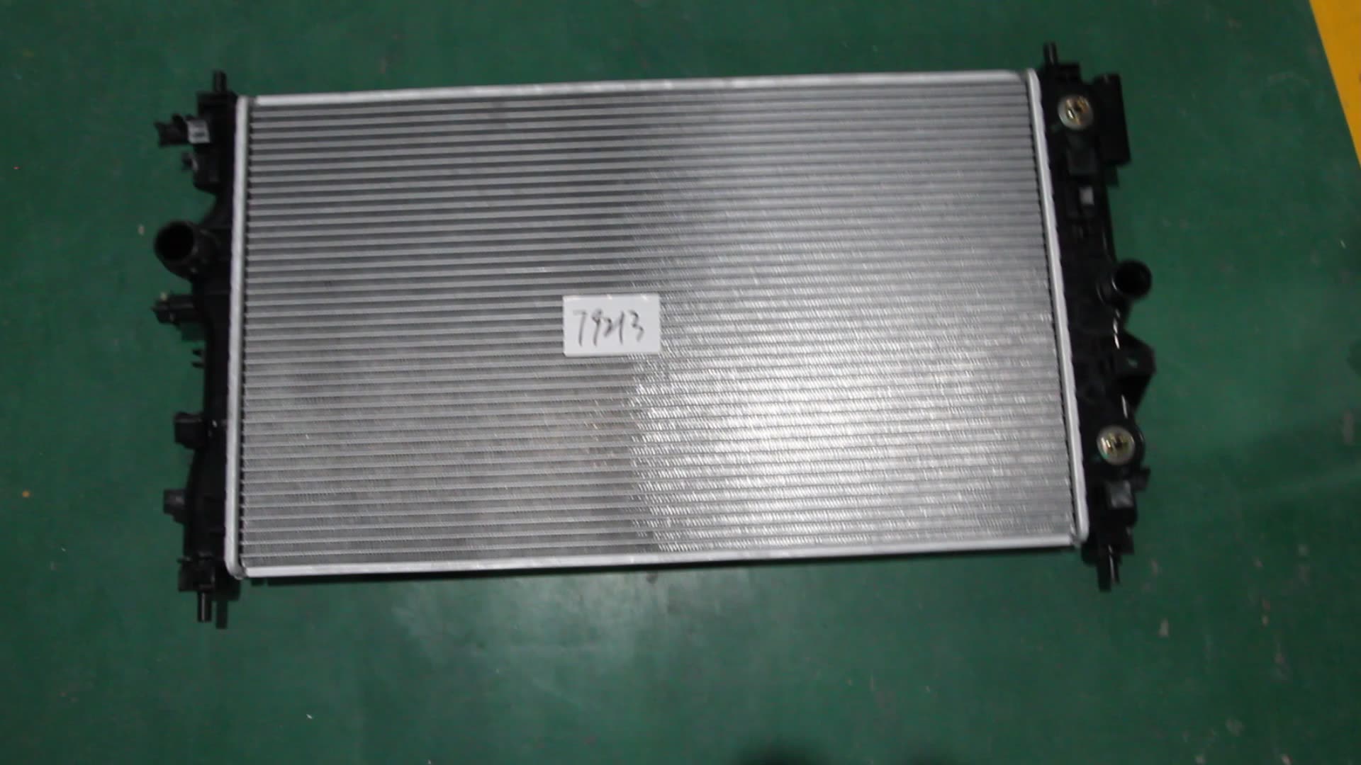 High Quality Auto Parts Car Aluminum  Radiator for Chevrolet Cruze 1.4L I4 Turbo OEM 1300306 13311079 Radiadores1