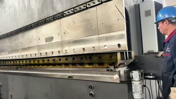 CNC Bending Machine