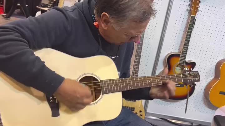 Jouer de la guitare