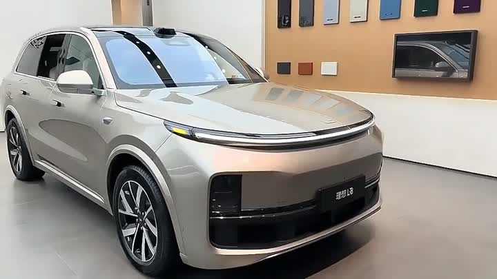 Electric SUV leading Ideal L7