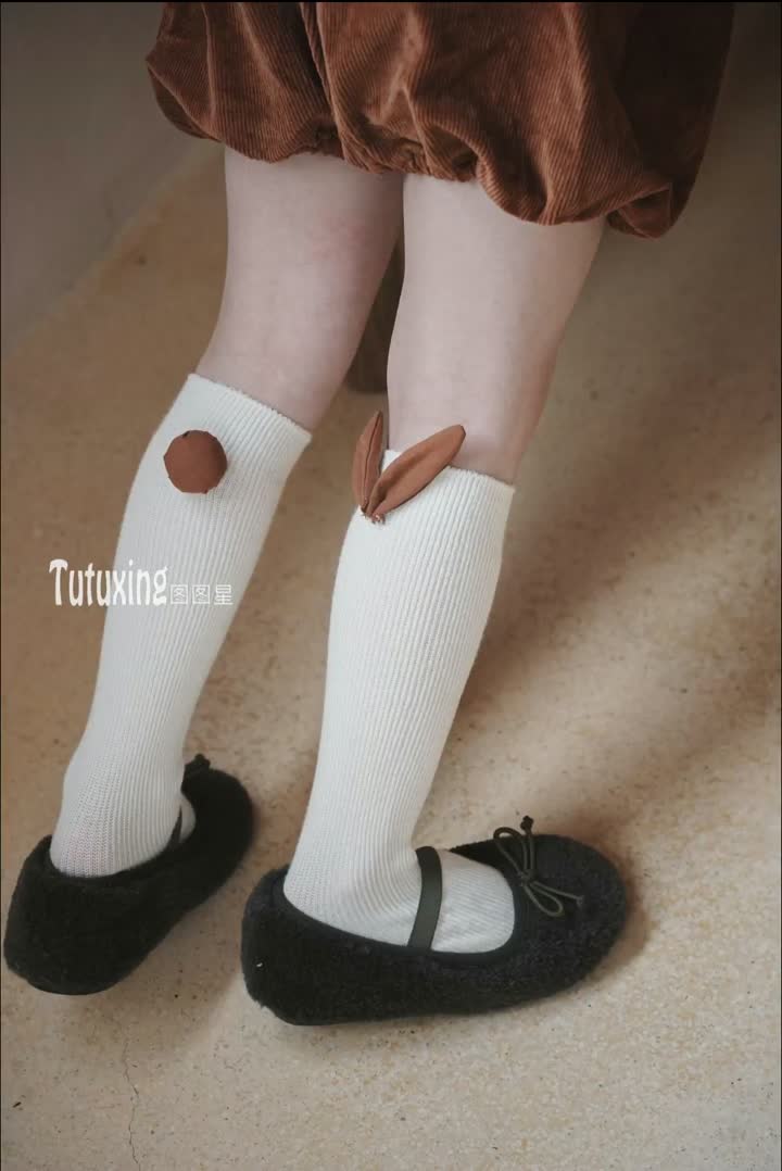 Calcetines medios con orejas de conejo lindo coreano