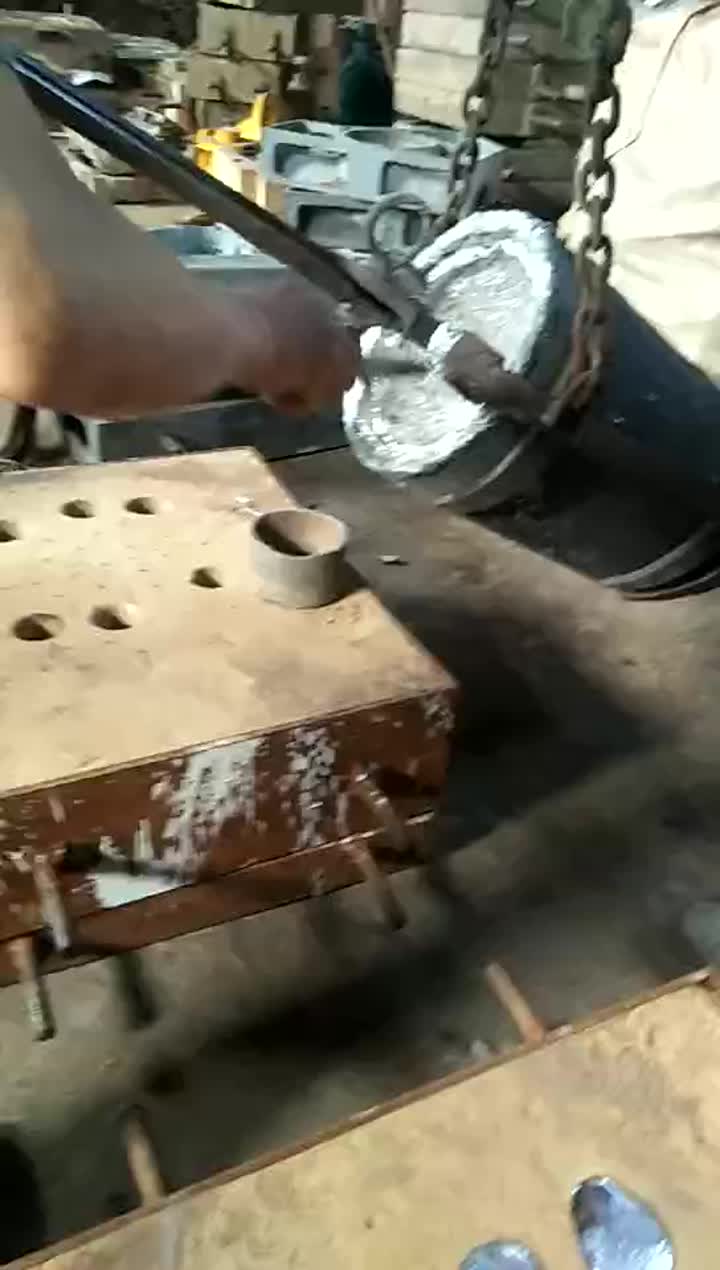 aluminum pouring