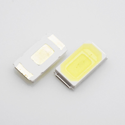 Quel est le principe émettri de la lumière de la LED SMD et de la LED à travers?