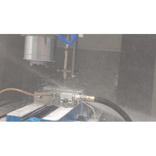 ¿Cómo eliminar las rebabas de un borde de la herramienta de corte?