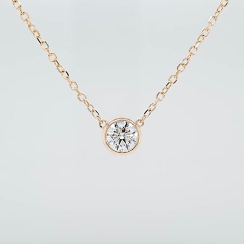 colier solitaire cultivat în laborator