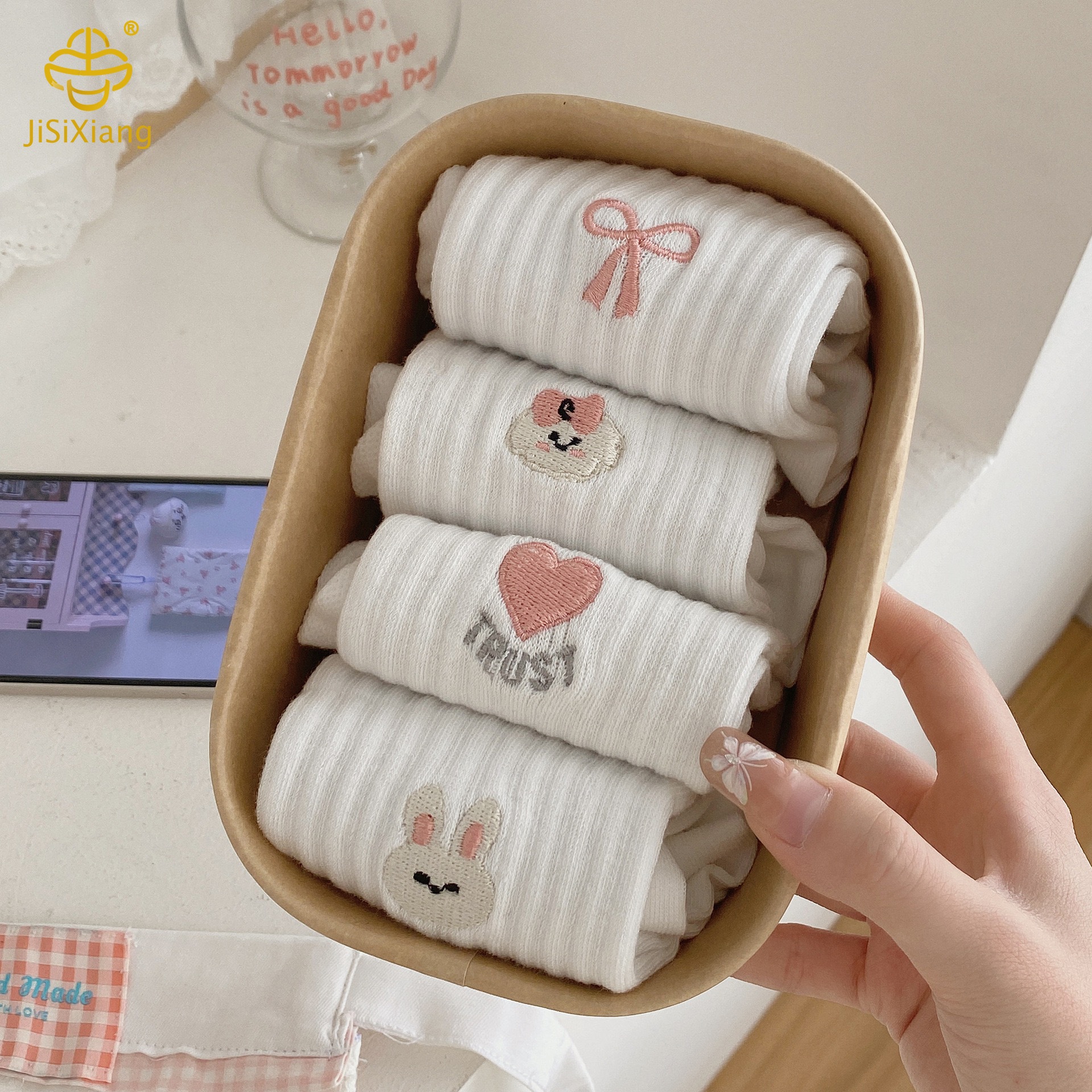 한국 버전 만화 편지 튜브 양말 자수 분홍색 대학 스타일