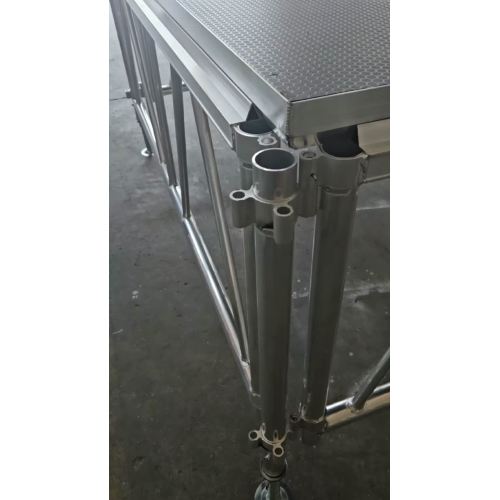 Escenario plegable con marco de aluminio liviano