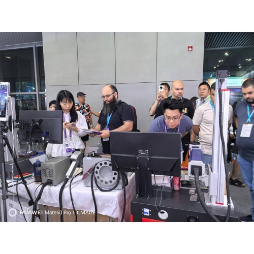 캔톤페어 셋째날! Chuke Intelligent의 부스는 문의와 주문이 급증하며 방문객으로 가득 찼습니다.