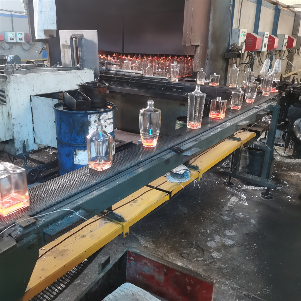 Production process of glass wine bottles