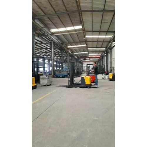 Stand-on counterbalanced forklift truck