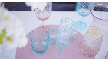 Embossed Pink & Blue Flower Wine glas set.mp4