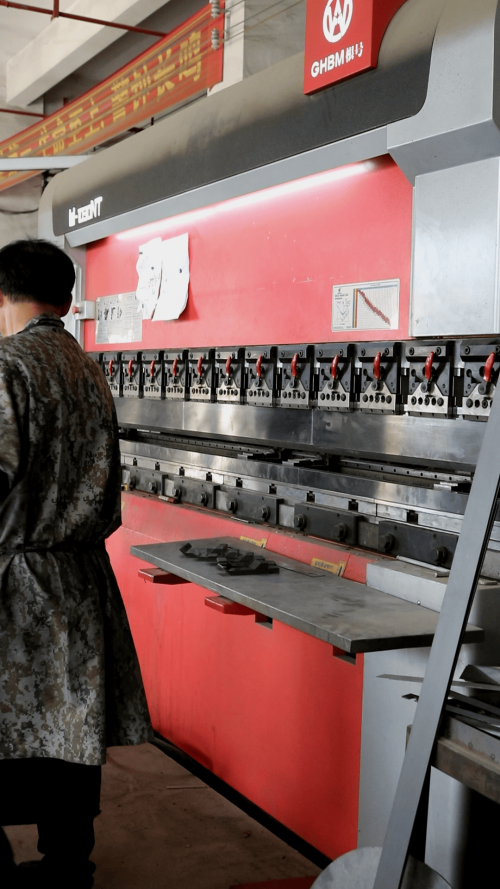 توفر Jinhua Chixiang Shelving حلول عرض وتخزين متعددة الاستخدامات لصناعات البيع بالتجزئة والمستودعات العالمية
