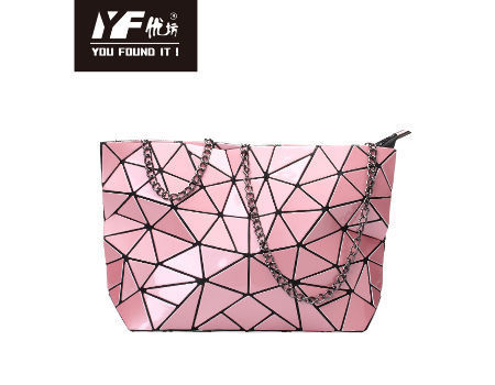 Fashion Geometric Luminous Clutch Handbags for Women Holographic Reflective Crossbody Bag Purse supplier