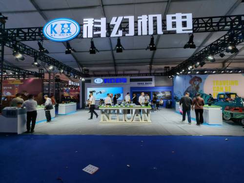 Люди следуют за толпой! Предупреждение о потоке посетителей В первый день выставки фэнси, тысячи людей и тысячи компаний собрались, чтобы зажечь новый импульс для отрасли!