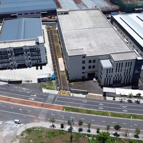 Edifícios espaçosos do parque industrial para operações de fabricação