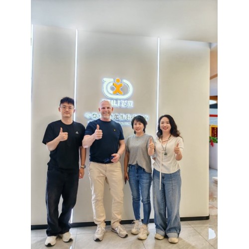 Cinco anos de confiança: parceiro sueco de longa data visita a fábrica da Feili para fortalecer a colaboração