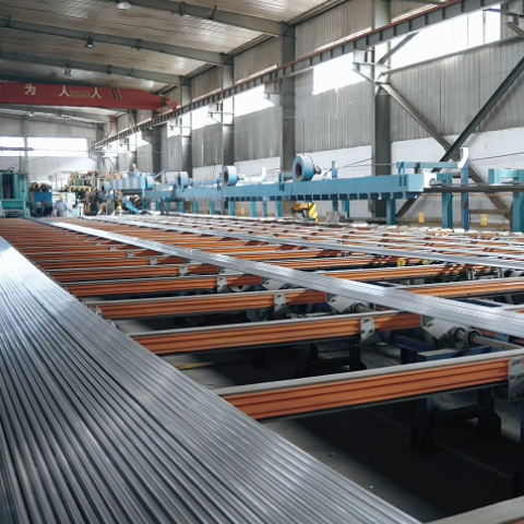 门和窗户的铝制配置文件