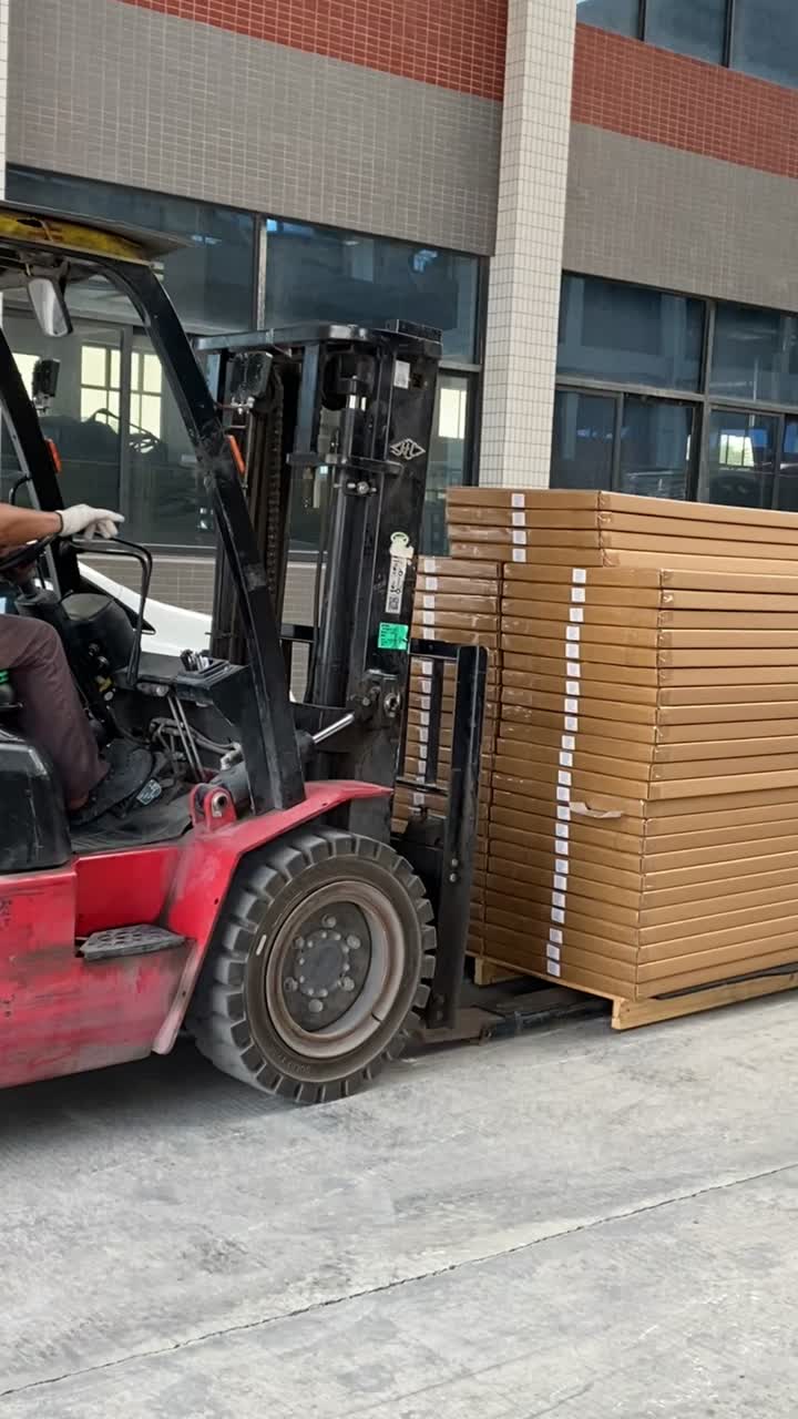 O envio de 7 contêineres de produtos acústicos do TianGe Acoustic Group foi concluído