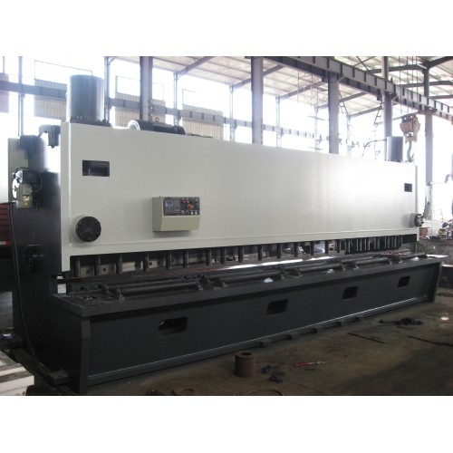 Hydraulic shearing machine