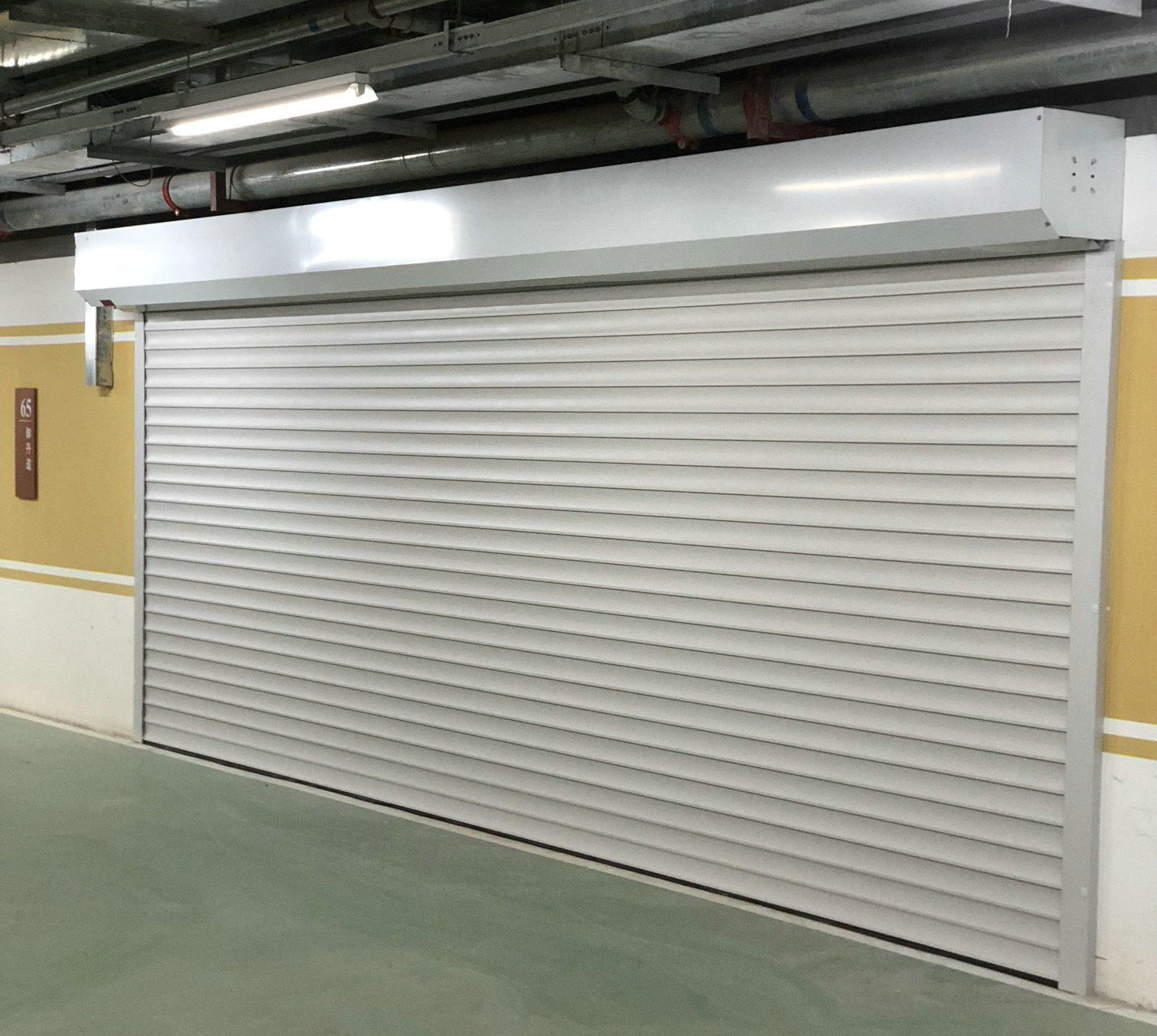 Aluminium alloy roller shutter door