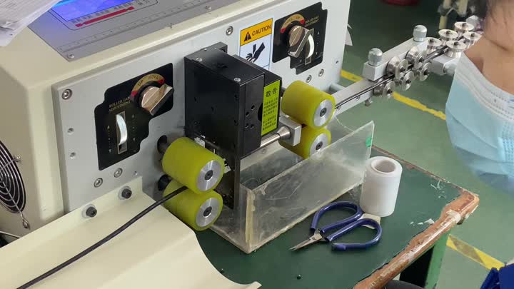 Auto-Machine for Wire Cutting and Jacket Stripping