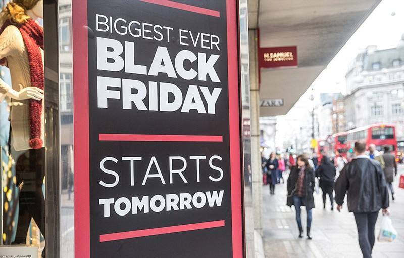 Црниот петок ја зголемува побарувачката за ткаенини за тапацир за софи: пораст на продажбата за текстилната индустрија