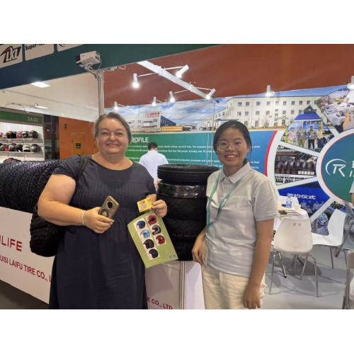 Buzz en la Feria de Cantón: Los neumáticos Ruisilaifu causan sensación: ¡los compradores extranjeros realizan pedidos en efectivo en el acto!