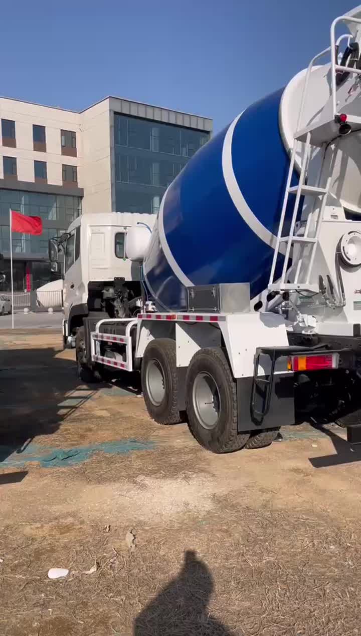 camion de mélangeur en béton