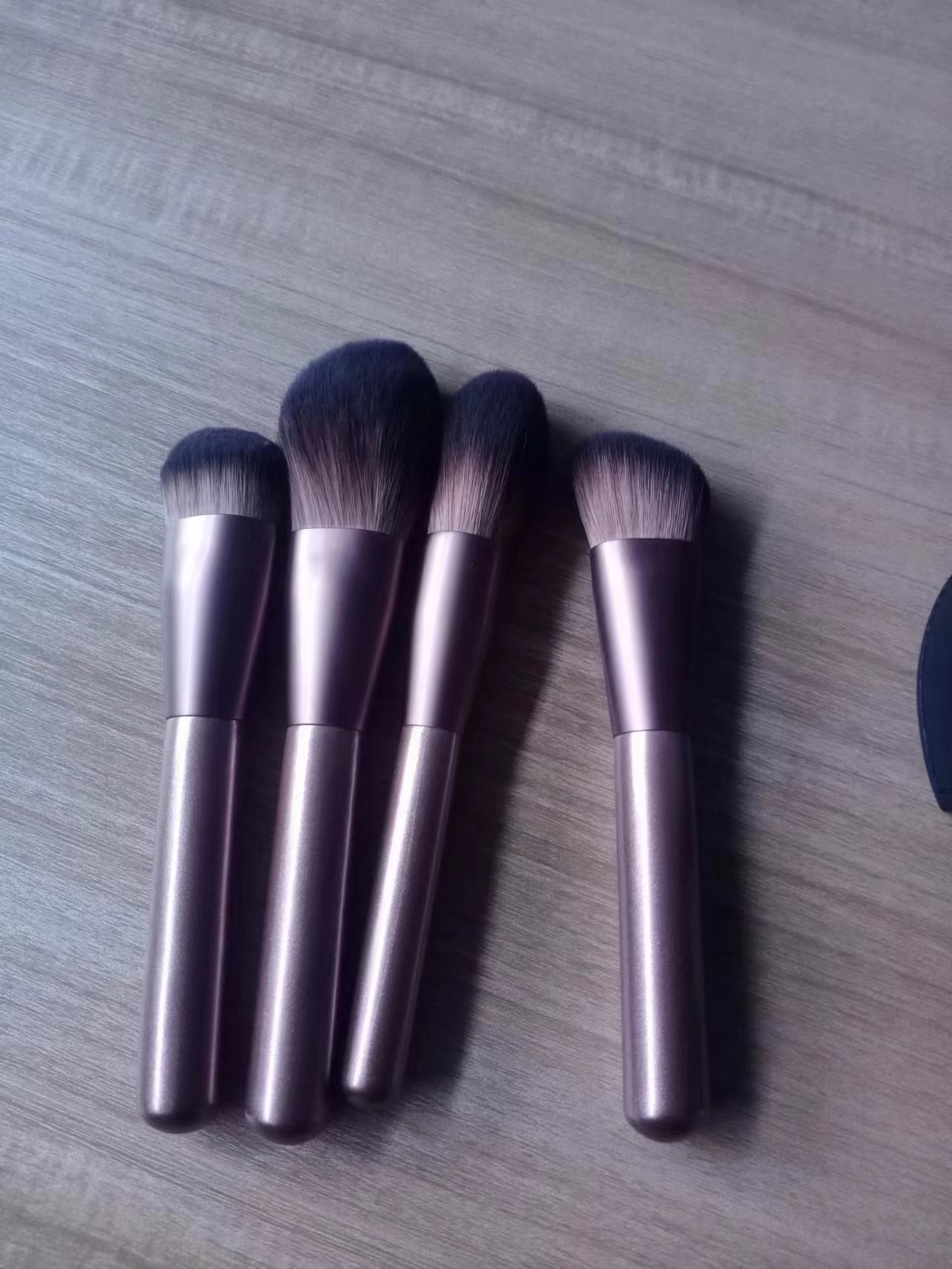 Juego de cepillo de maquillaje gris 4pcs