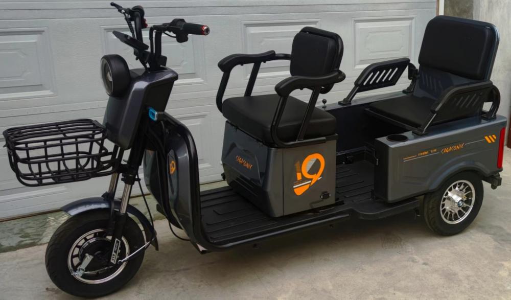 Safe Small Leisure Electric Tricycle