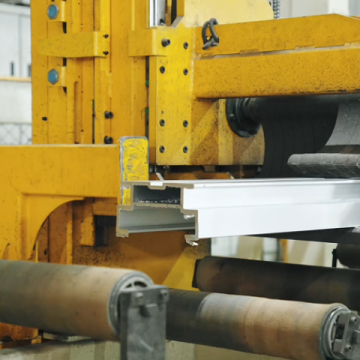 Aluminum guide rail and aluminum profile