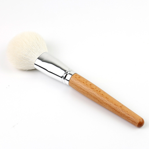 Loose powder brush usage