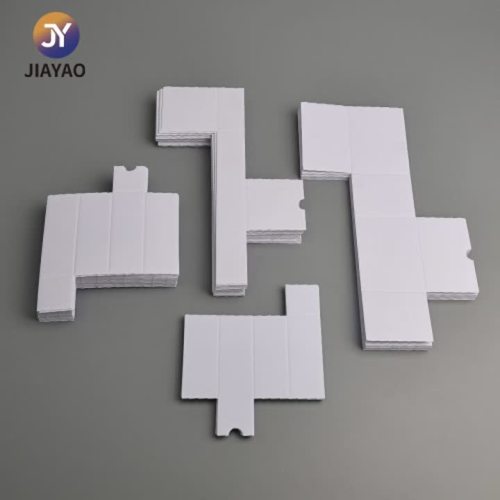 صندوق بريد مموج معبأ بخطوط عريضة