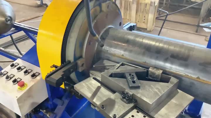 ماكينة لحام الفلنجات