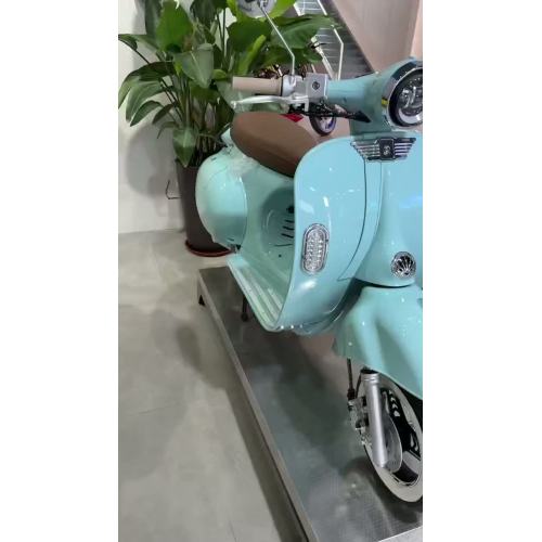 scooter eléctrico de estilo para vacaciones