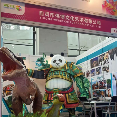 Zigong Weibo Culture made a stunning appearance at the Guangzhou World Cultural Tourism Expo, and the dinosaur lantern craft attracted attention