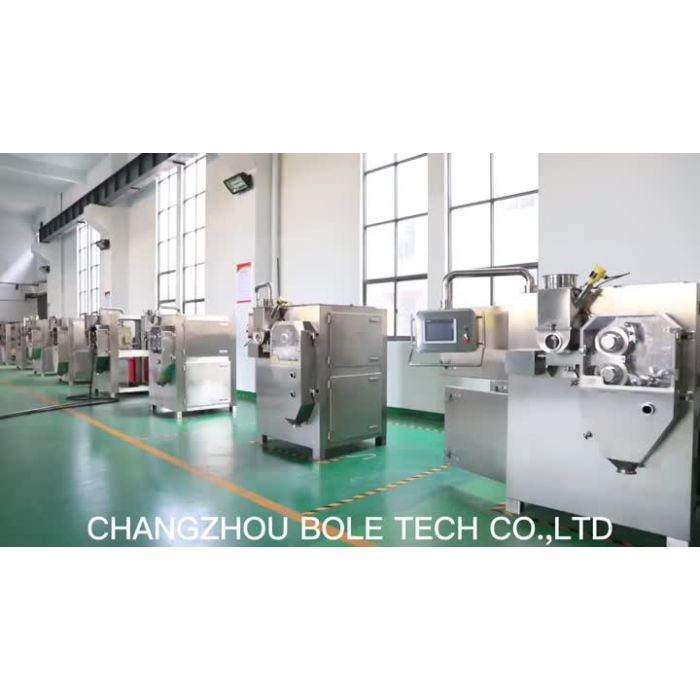 Roller compactor for dry granulation