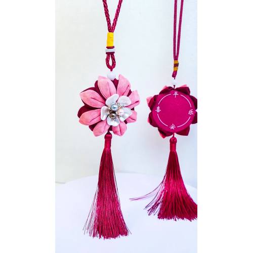 Colgante de borla roja