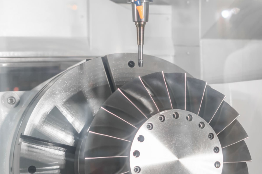 Per què el mecanitzat de cinc eixos s'està convertint en una tecnologia essencial per a la fabricació d'alta gamma?