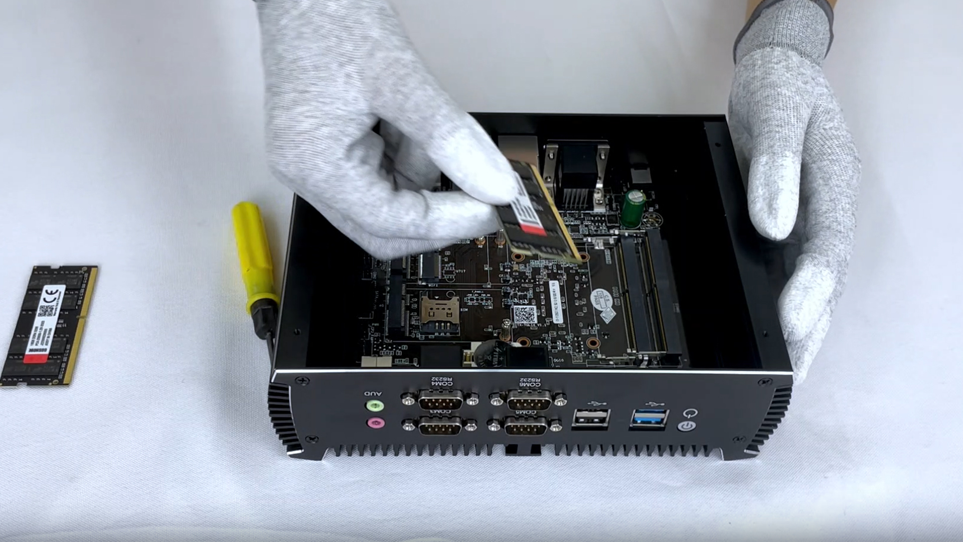 X89 Mini Gaming PC