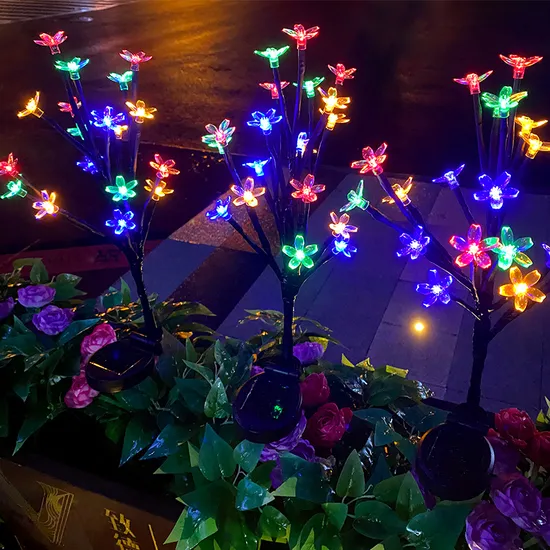 Coloridos luces de flores solares impermeables para la decoración del jardín1