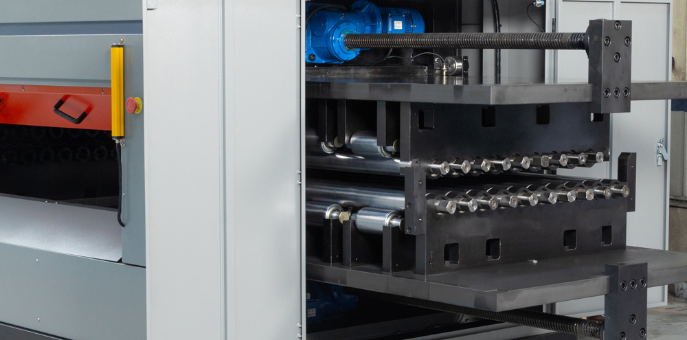 Sistema automático de extração e limpeza de cassete de rolo